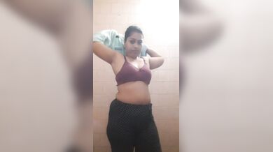 Indian desi chubby milf nayana nude undressing video